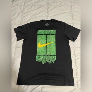 Nike Men's NikeCourt T-Shirt, Size Medium